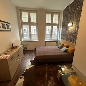 ie-apartamenty-apartament-swietego-ducha.gdanskhotel.org/